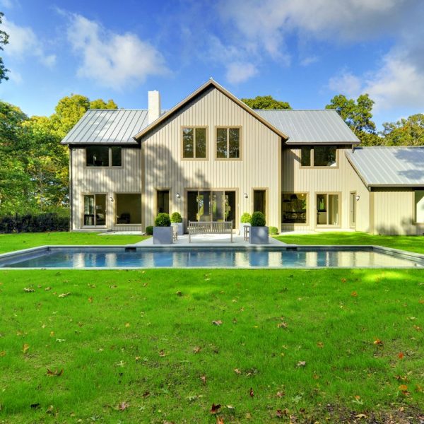 Oyster Shores modern barn home - PHOTOGRAPHY BY CHRIS FOSTER