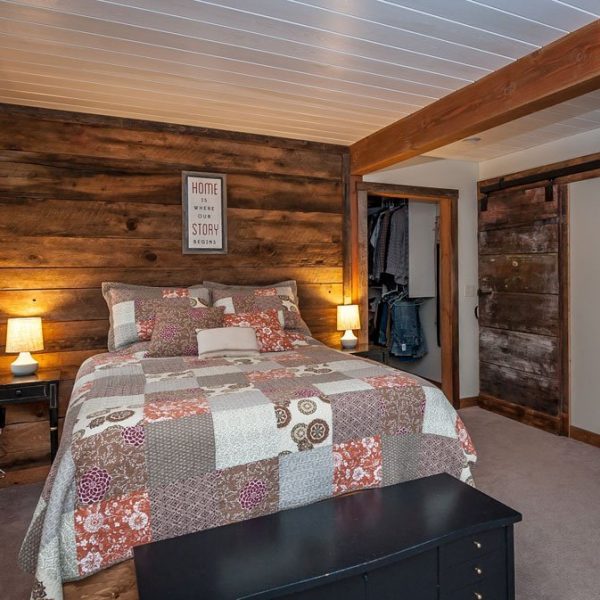 Boulder-Meadows-Post-and-Beam-Bedroom