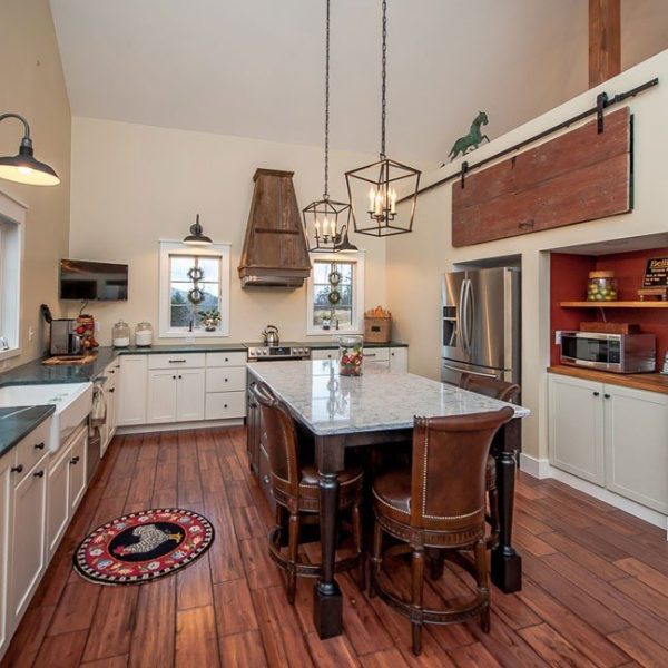 Barn home post and beam eat-in kitchen