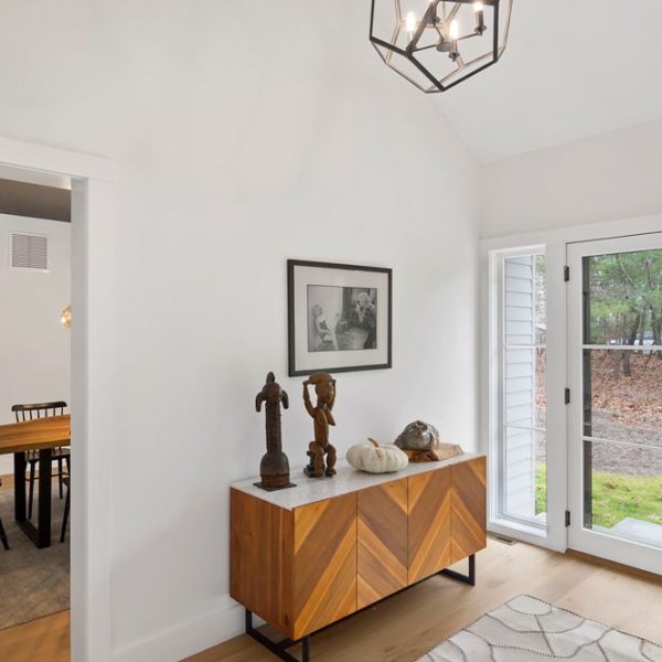 East Hampton Contemporary Home