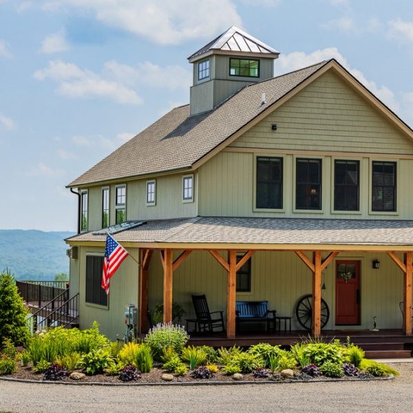 Treehouse_On_Fawn_Meadow