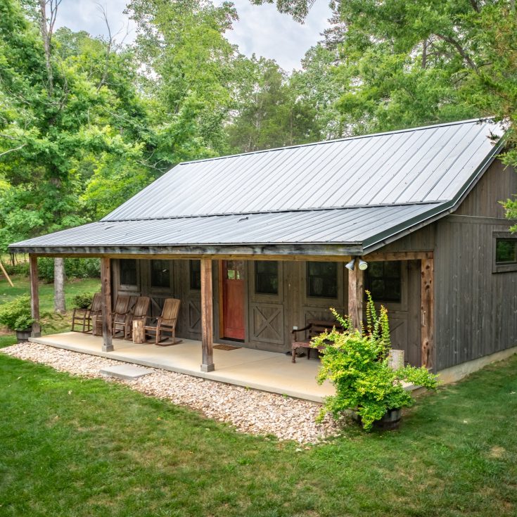 Small Builds Split Rock Bunkhouse and Cottage at the Barn