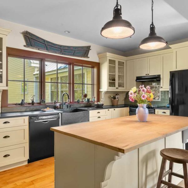 Cooperstown Farmhouse 06